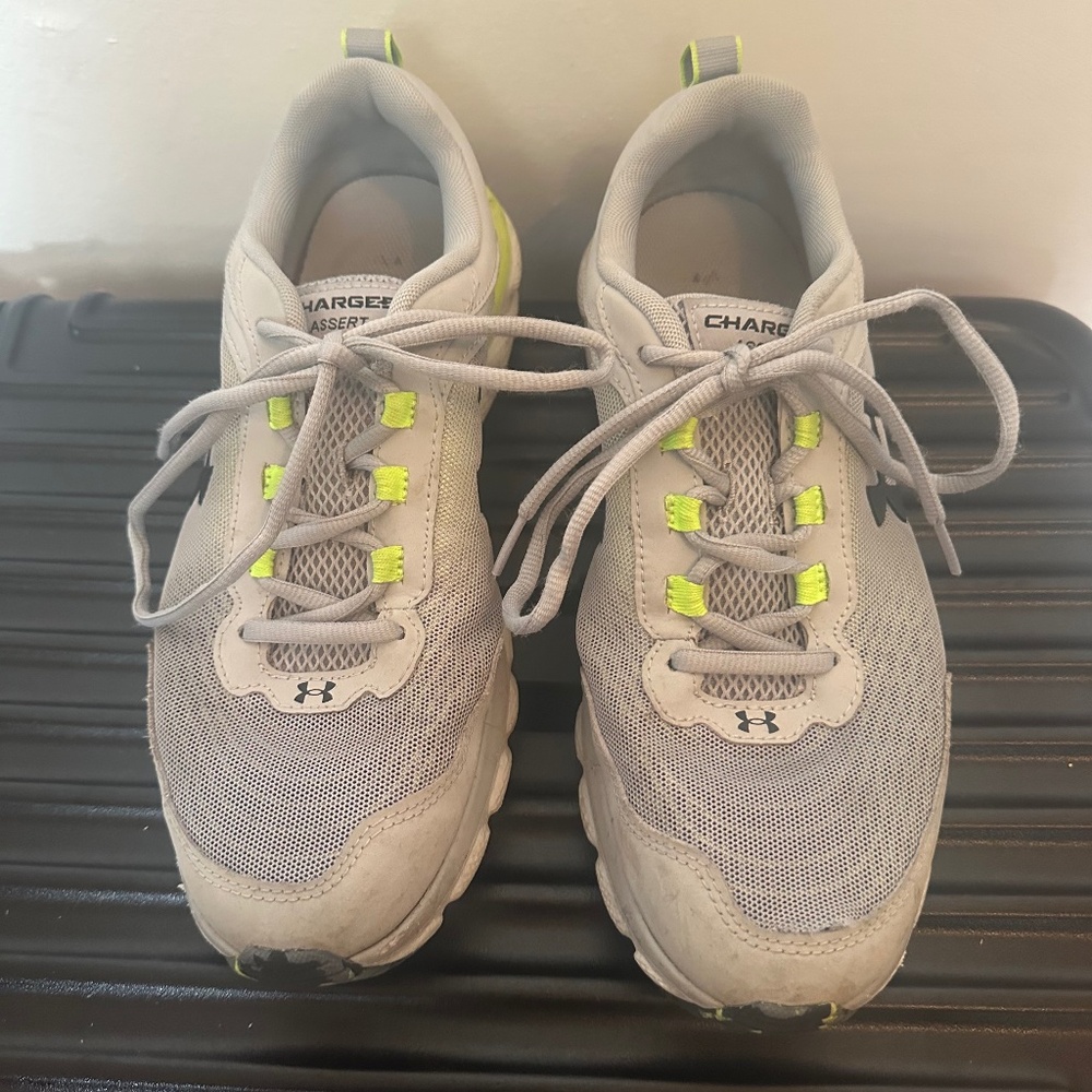 Under Amour Running Shoes 9.5